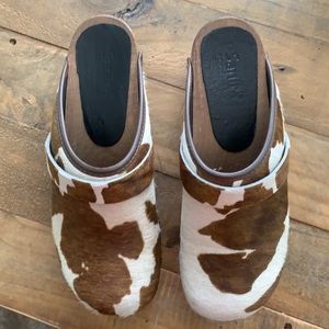 COW PRINT CLOGS (CALF HAIR) SZ 38